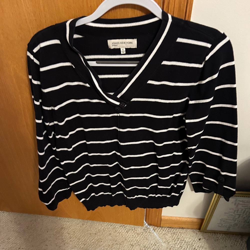XL Black and white Jones New York Sport Sweater